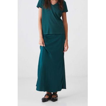 Medicine fusta culoarea verde, maxi, drept